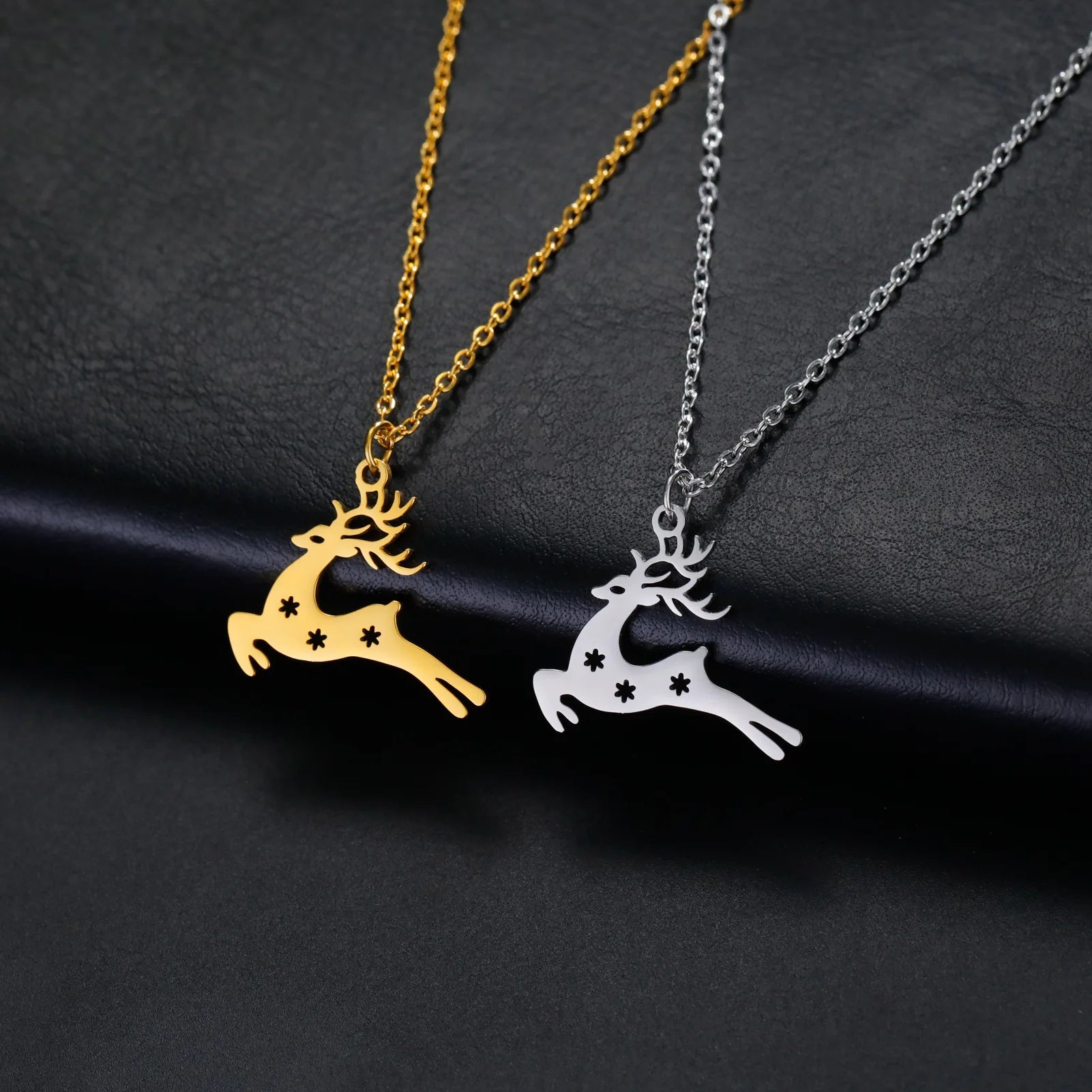 Stainless Steel Christmas Elk Necklace Gold Silver Deer Pendant Necklace for Christmas Day