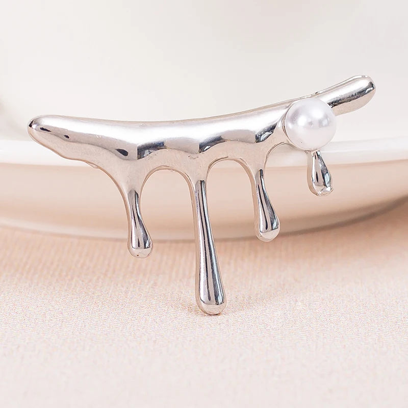 Fashion Jewelry Silver Plated Pearl Brooch Pins Pearl Lava Shaped Brooches Women