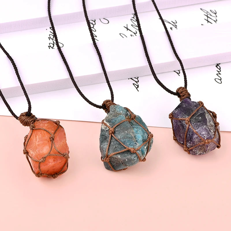 Irregular Shaped 20-30mm Crystal Pendant Exquisite Hand Woven Raw Crystal Pendant Necklace