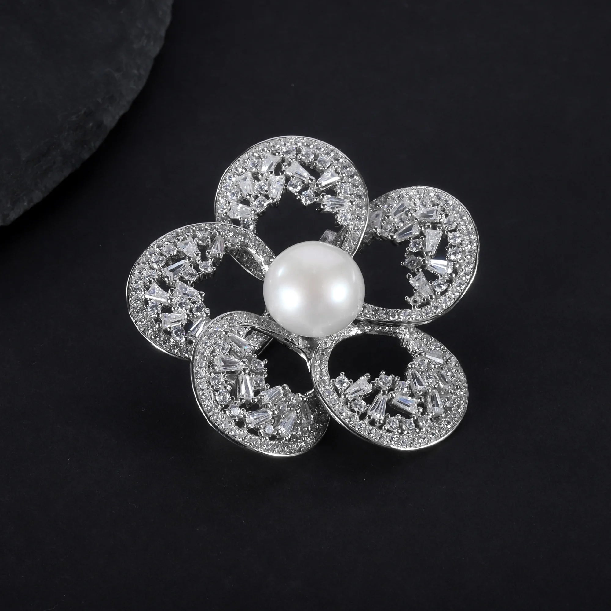 G3806A Abiding Vintage Cz 13MM Freshwater White Black Pearl Brooch Pins 925 Sterling Silver Hollow Flower Pearl Brooches