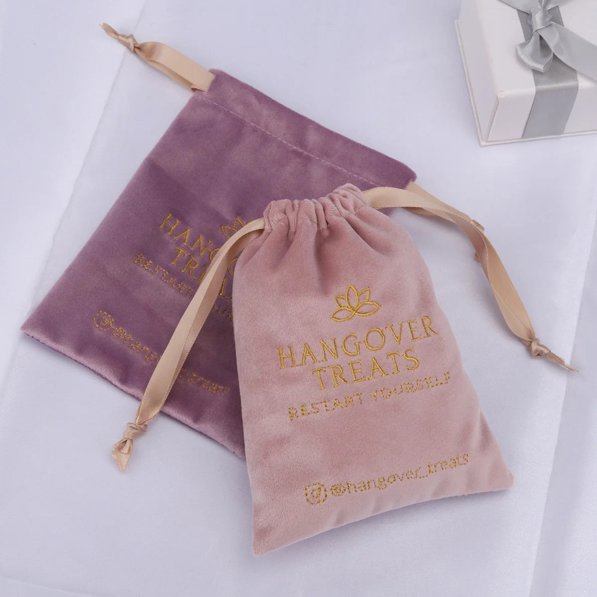 High End Blue Jewelry Pouch Velvet Jewelry Bag Custom Logo Mini Velvet Drawstring Pouch Bag