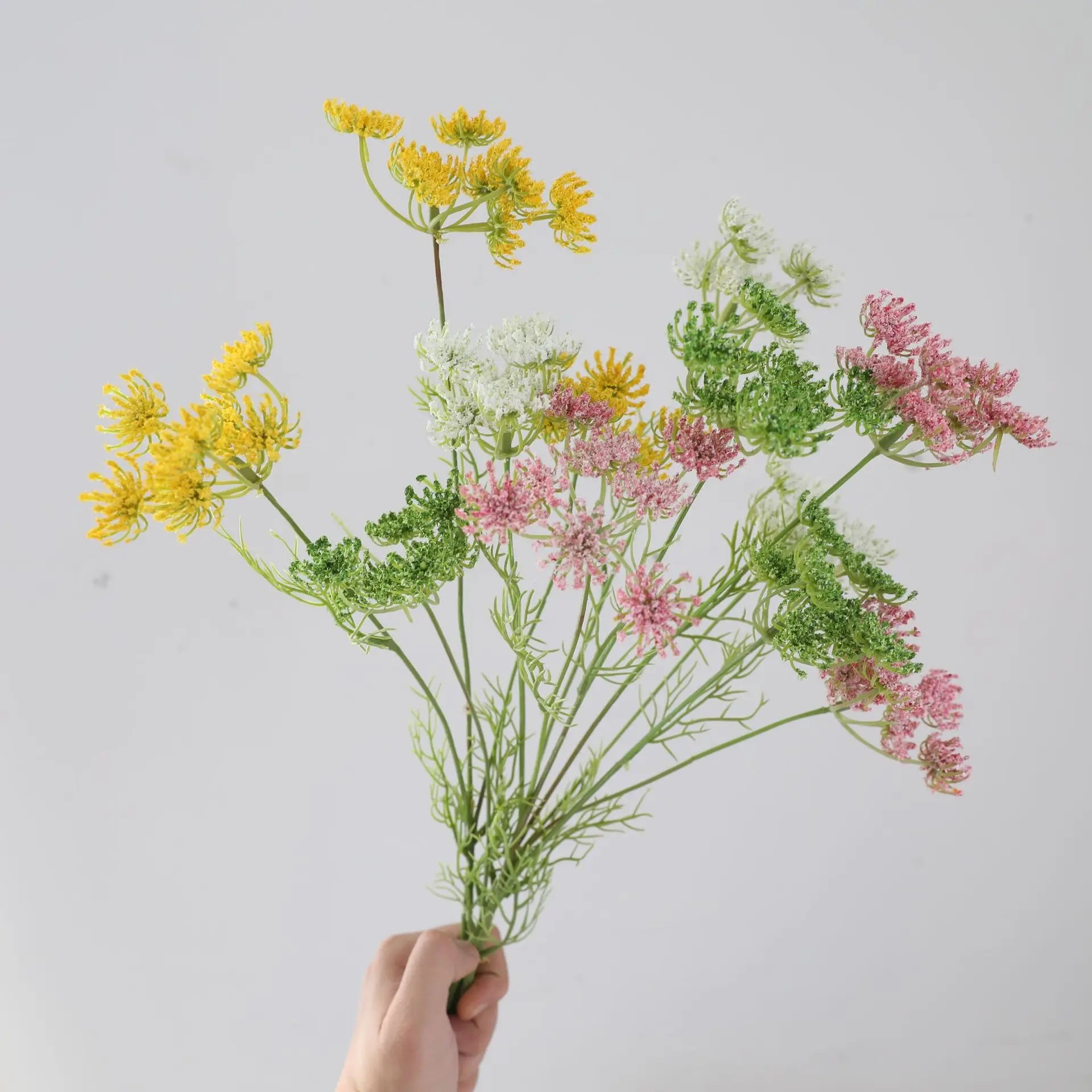 Factory Wholesale Handmade Realistic Plastic 3 Heads Short Stem Artificial Lace Orlaya Grandiflora Flower Modern Home Garden