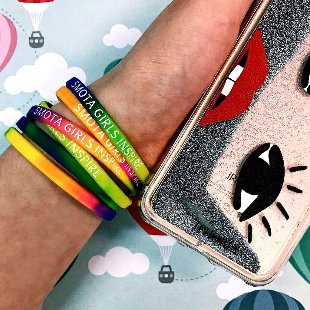 2026 Hot Selling Cheap Eco-friendly Glow in Dark Silicone Wristbands Bracelets With Custom Logo