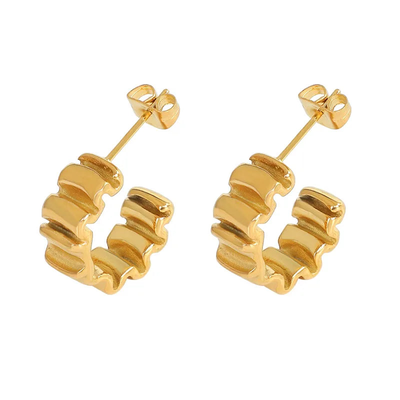 2023 New Arrival Trendy Pennlawn Fashion Women 18K gold Plated Wave Stud Earring for Girls