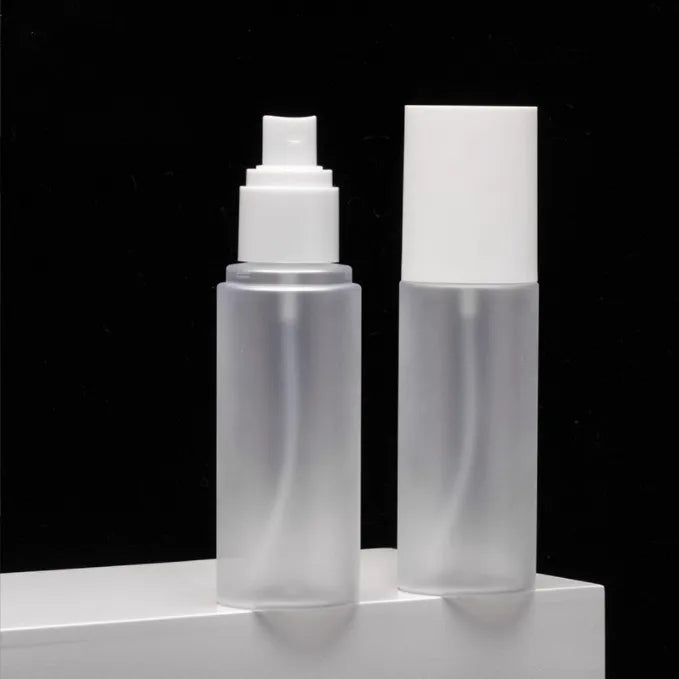 Wholesale Flat PET Thick Frosted Spray Bottle 100ml Alcohol Spray Bottle Fine Mist Cosmetic Spray Bottle
