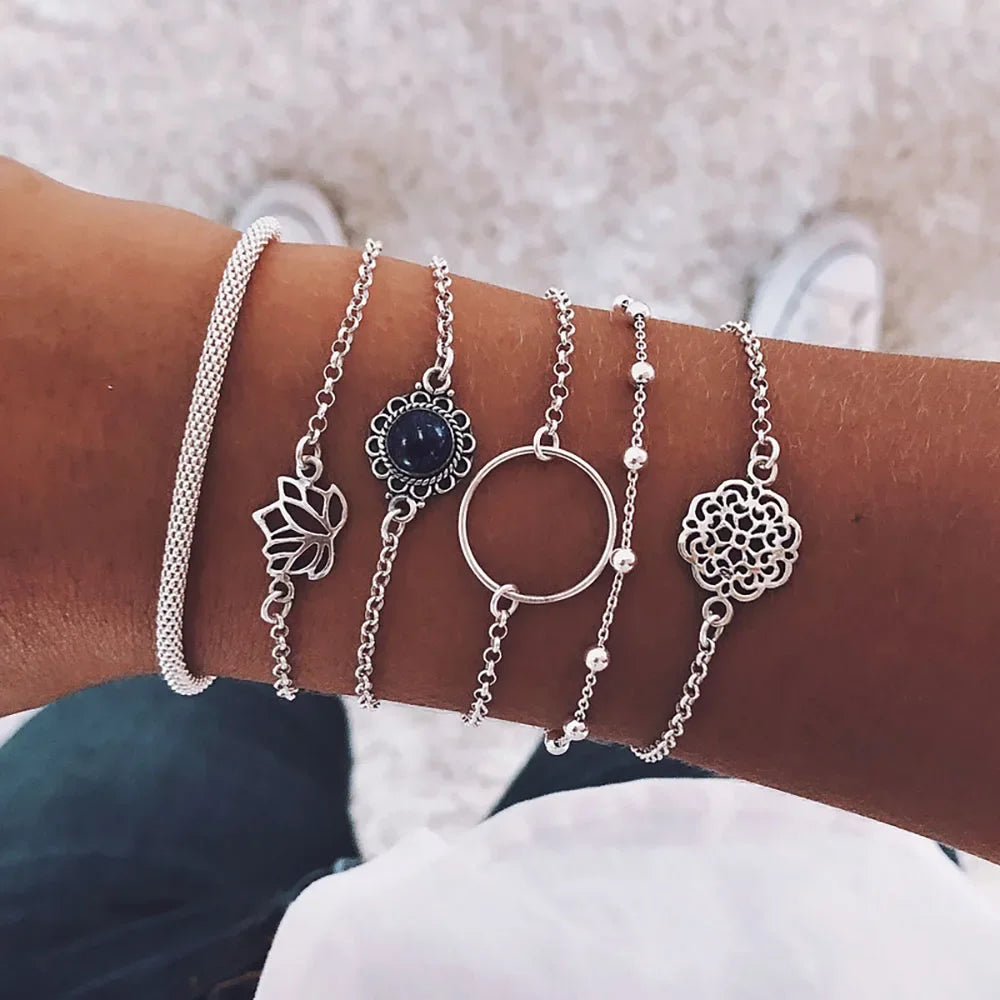 Women's Vintage Multilayer Bracelet Set Femme Bohemian Charm Hearts Charm Geometric Crystal Beaded Fashion Bangles