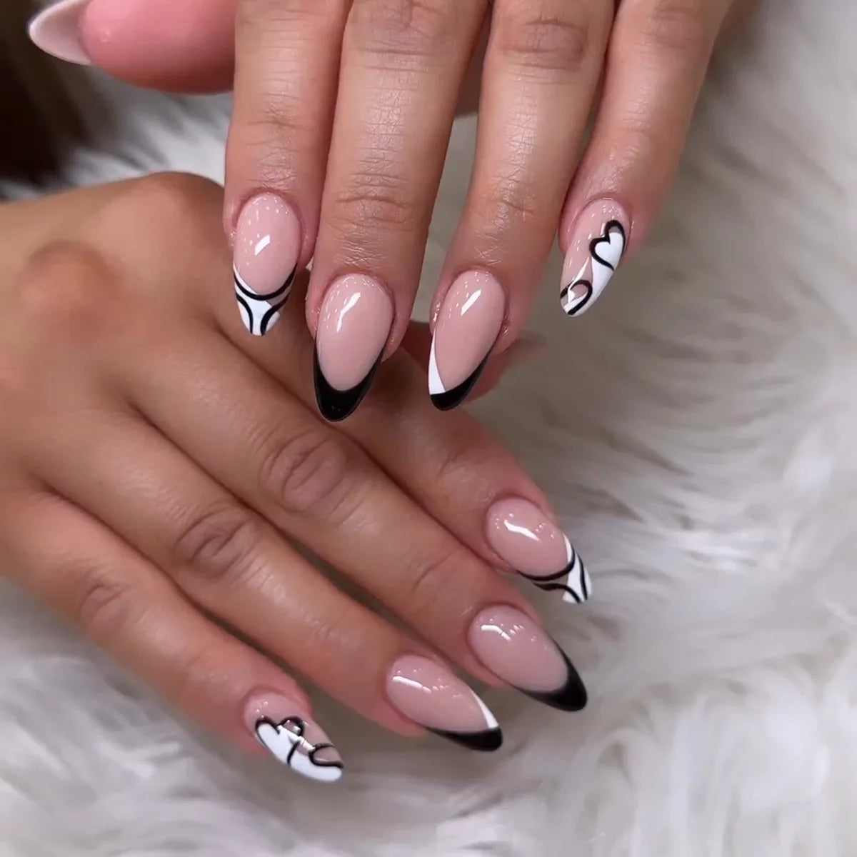 Wholesale 24pcs Soft Gel Short Almond Fake Nails Press on French False Nails WIth Glue Press on Nails Set
