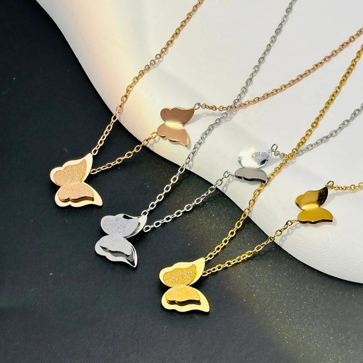 DEE.LUN No Fading Gold Plated Stainless Steel Butterfly Pendant Necklace Classic Link Chain Minimalist Women's Jewelry Gift