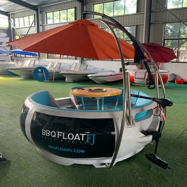 High Quality LLDPE BBQ Donut Boat for 6 Person Made in China Leisure Vacation Rental Family Dinner Barbecue Grill Oven Boat