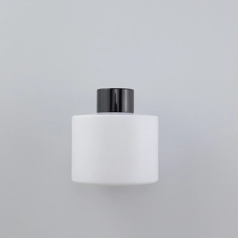 Classic Matte White Round Scent Diffuser Refillable Glass Jar Bottle Wholesale Home Fragrance