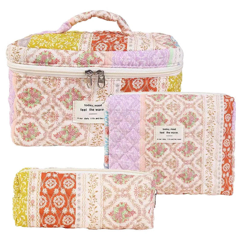 2025 New Model Cute Quilted Canvas Cosmetic Organizer Letter Pattern Zipper Closure Travel for Storage Large Capacity