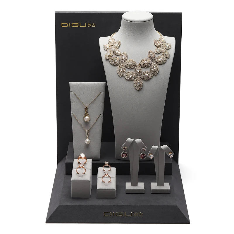 DIGU Custom Jewelry Display Bust Set Necklace Bracelet Earrings Display Stand for Jewelry Stand Jewelry Store Window Display Set