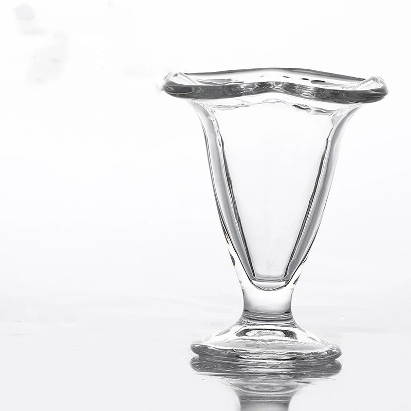 Wholesale Clear Little Flower Shaped Glass creative cocktail glass Milkshake cups ice cream