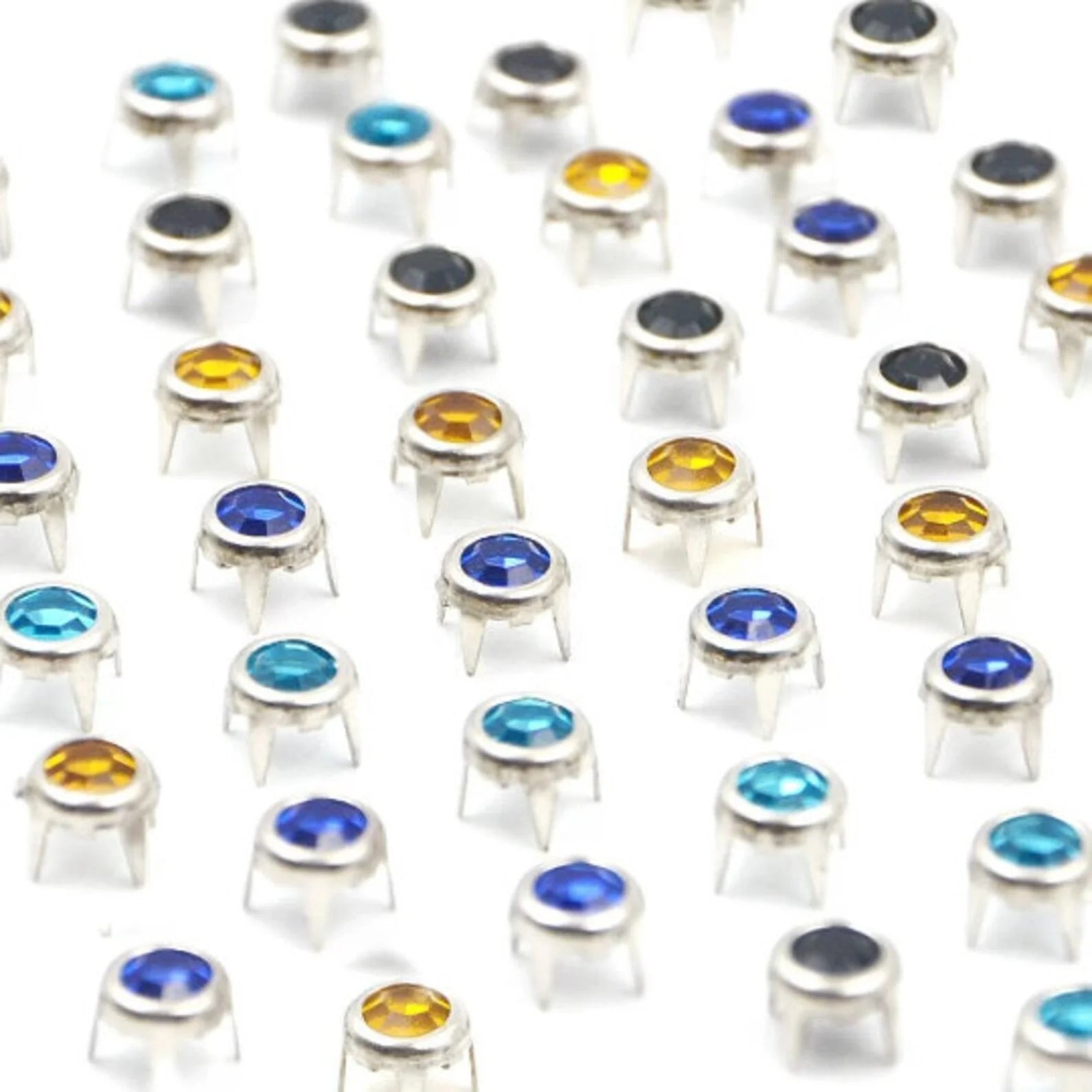 Factory Custom Rhinestone Rivets 4 Claws Crystal Studs for Leather Shoes Clothing Bag Parts Decoration