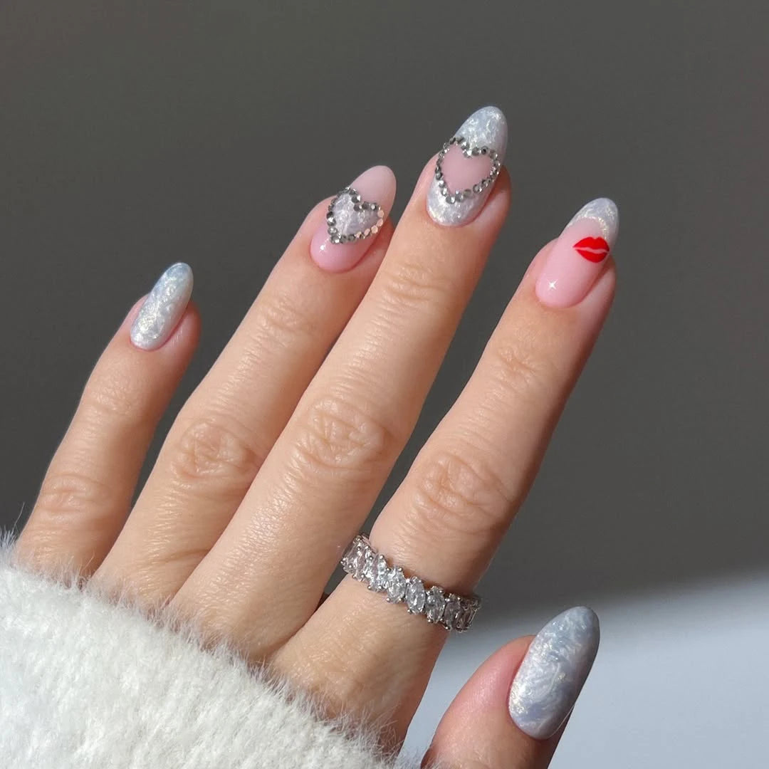 Custom Short Almond Fake False Nails Set With Glue Supplier Wholesale Acrylic Sliver Rhinestone Handmade Nails Tip Press On