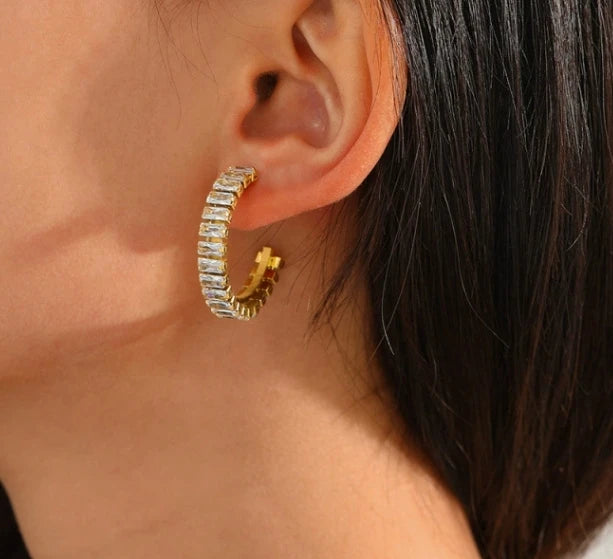 White C Shape  Zircon 18k Gold Plated Luxury Jewelry Woman Stud Round Alloy Earrings Wholesale