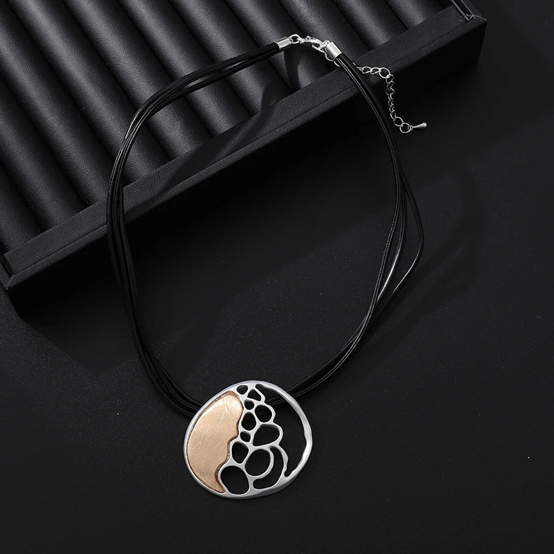TongLing European Vintage Geometric Circular Pendant Necklace Hollow Out Charm Necklace for Daily Accessories