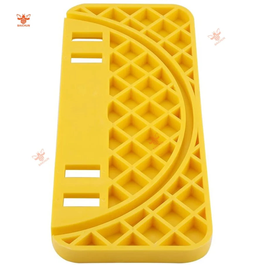 1pc Beekeeping Hive Scraper Tool ABS Beekeeper Flat Equipment Nest Box Tool Honey for Bucket Beehive Frame HolderYellow