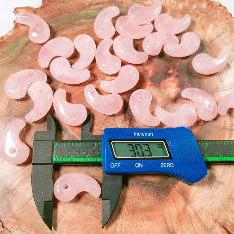 Professional Supplier 18*30mm Crystal Magatama Shaped Ladies Jewelry Birthday Party Rose Quartz Jade Magatama