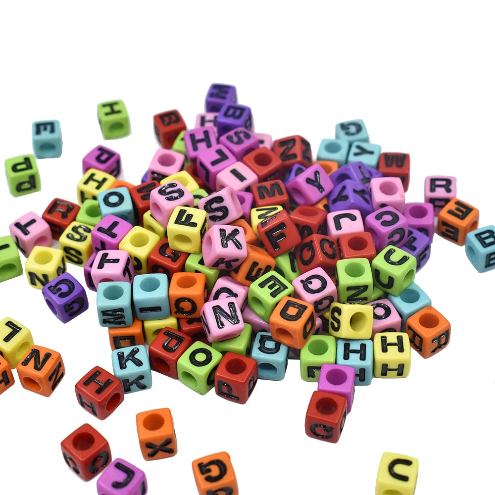 Yiwu Wholesaler 7*7mm Fashion Acrylic Cube Beads Mixed Alphabet square Beads for Jewelry Bracelet Women