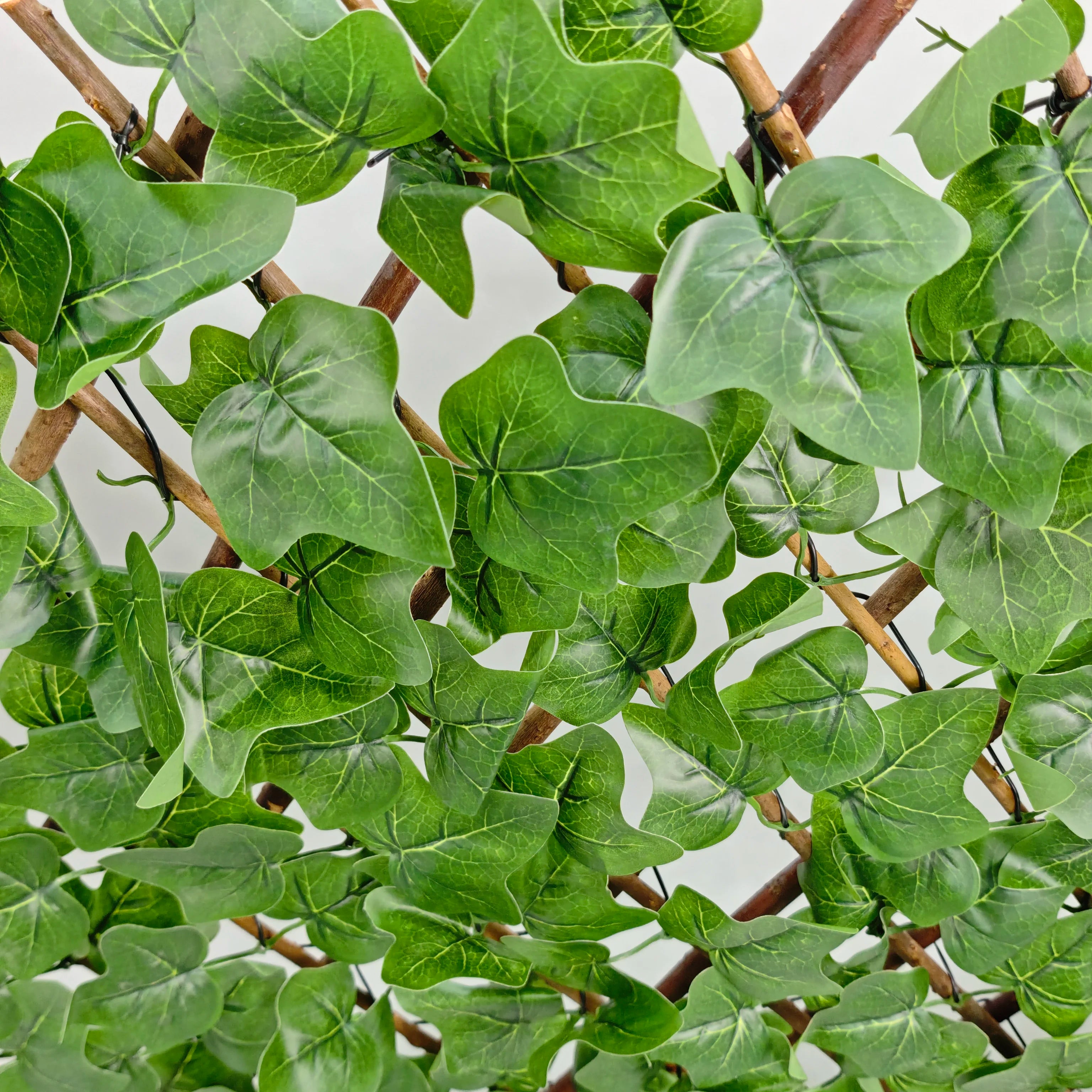 Stock 90x180cm Expandable Trellis Heat Treated Wood Artificial Plant Fence with Ivy Tariff Reduced Artificial Leaf Fence