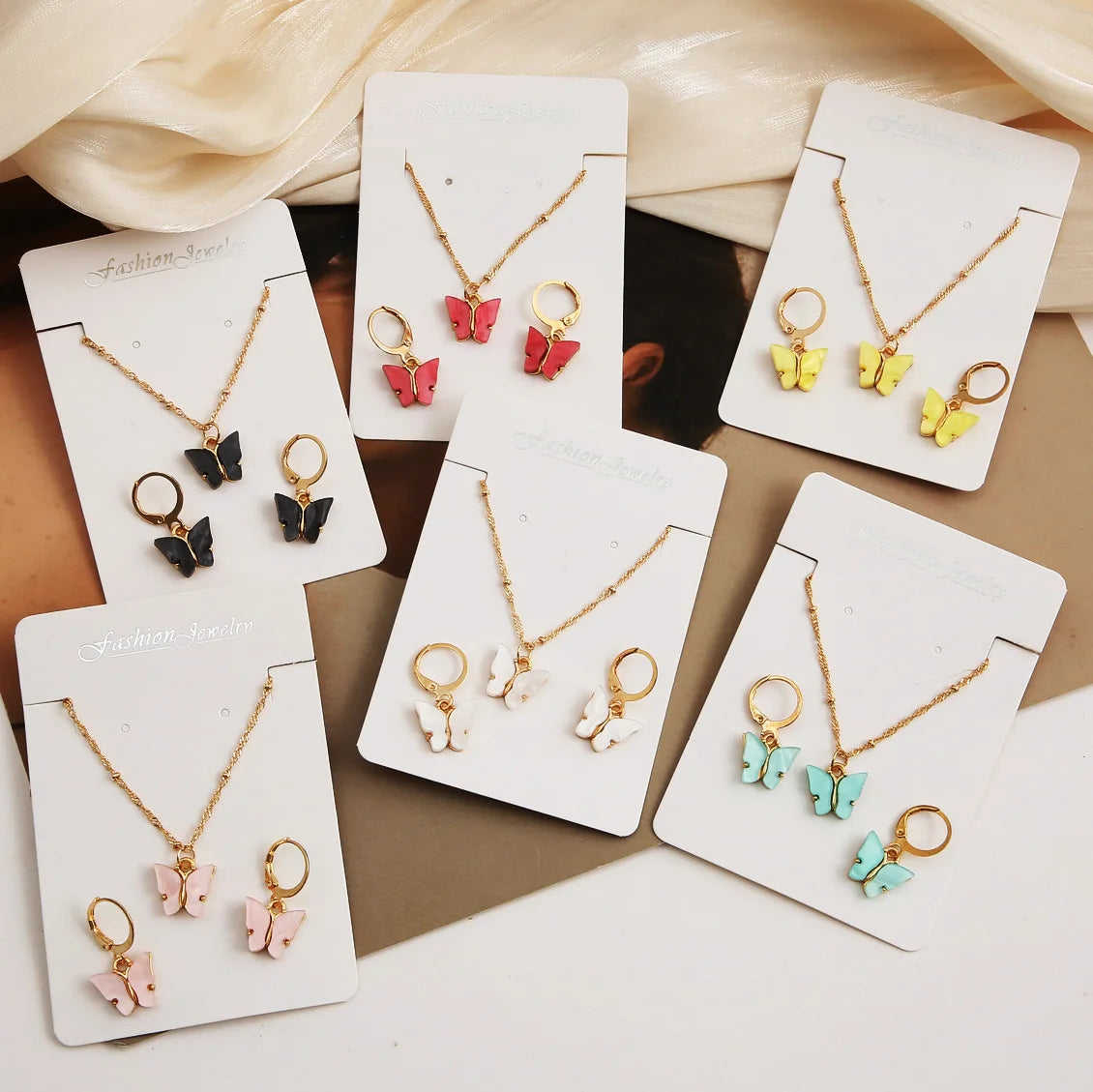 New Cute Acrylic Butterfly Necklace Earrings Set for Women Retro Simple Versatile Crystal Jewelry Set