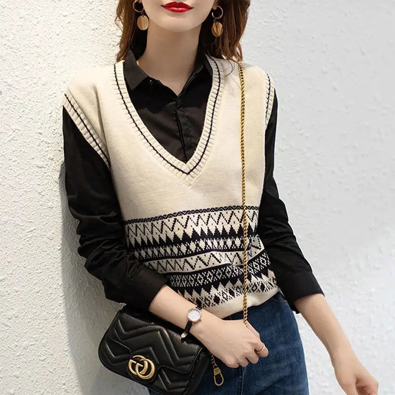 Factory Sell Spring and Autumn Fashion Waistcoat All-match  V-neck Sleeveless Vest Striped Color Block Knitted Vest for Women