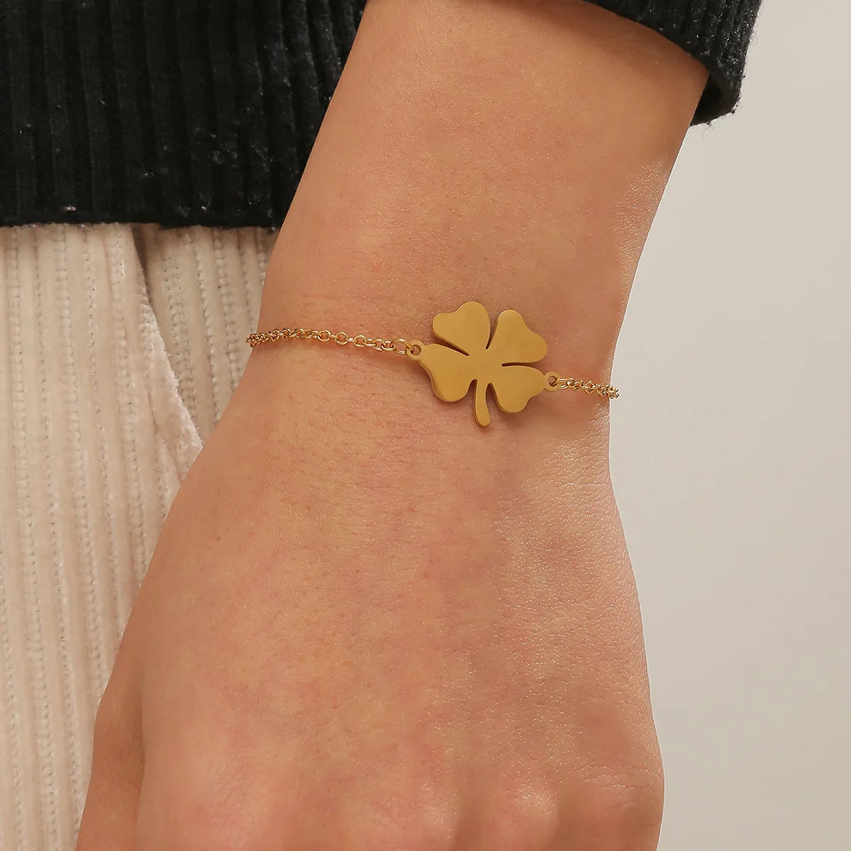 High Quality Tarnish Free 18k Gold Silver Plated Stainless Steel Woman Charm Four Leaf Clover Bracelet Jewelry