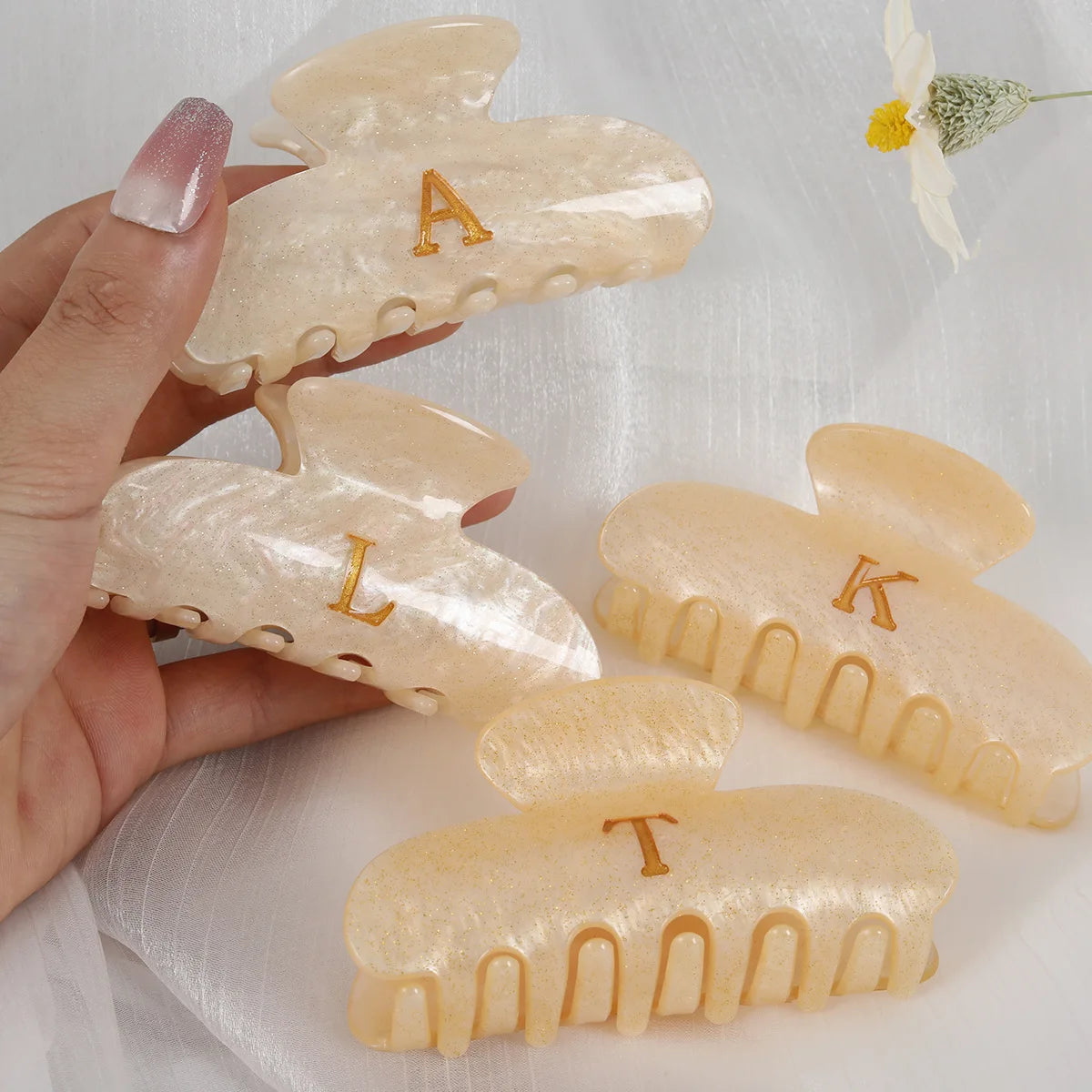 Custom Logo Acrylic Hair Claw Clips French Luxury Letter Hair Claw Wholesale Bling Claw Clips for Women