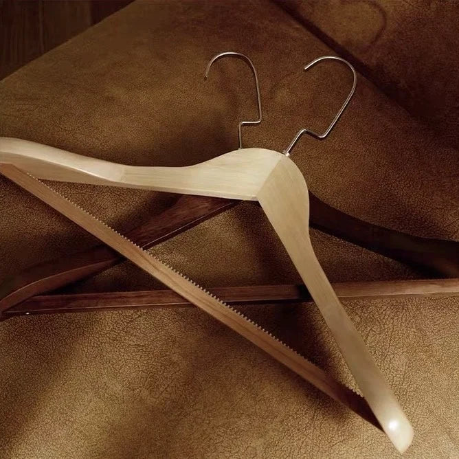Family Use Antique Wide Shoulder Wood Coat Hangers Antique Closet Wooden Clothes Luxury Coat Suit Hanger with Wide Shoulder Rack