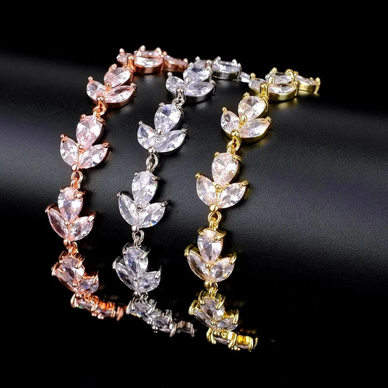 Ins New Design Dainty Water Drop Horse Petal Zircon Bracelet Female Fashion Temperament Bride Hand Jewelry