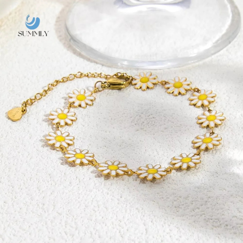 SUMMLY Simple Wholesale Personalized Minimalist Small Daisy Shape 18K Gold Plated Stainless Steel Bracelet