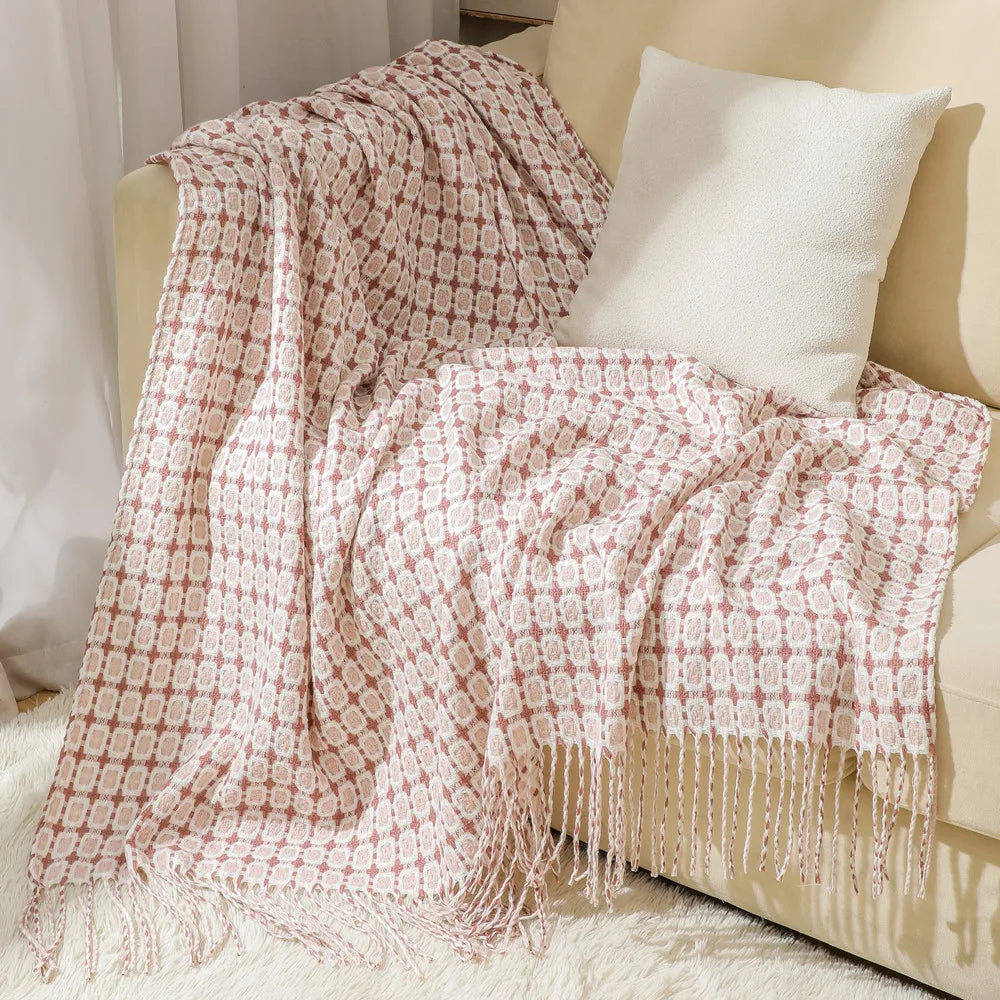 New Design Classic Home Bedding Decor Plinth Jacquard Pink Shawl Acrylic Summer Sofa Woven Throw Blanket With Tassels