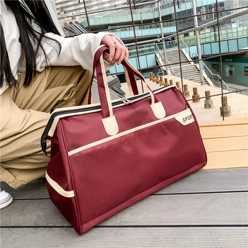 Large Capacity Nylon Travel Bag for Short-Distance Outings Business Trips Portable Shoulder Luggage Fashionable Zipper Letter