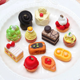 Miniature Dollhouse Simulation Cream Cake with Plate Pretend Food for Doll House Kitchen Furniture Toy