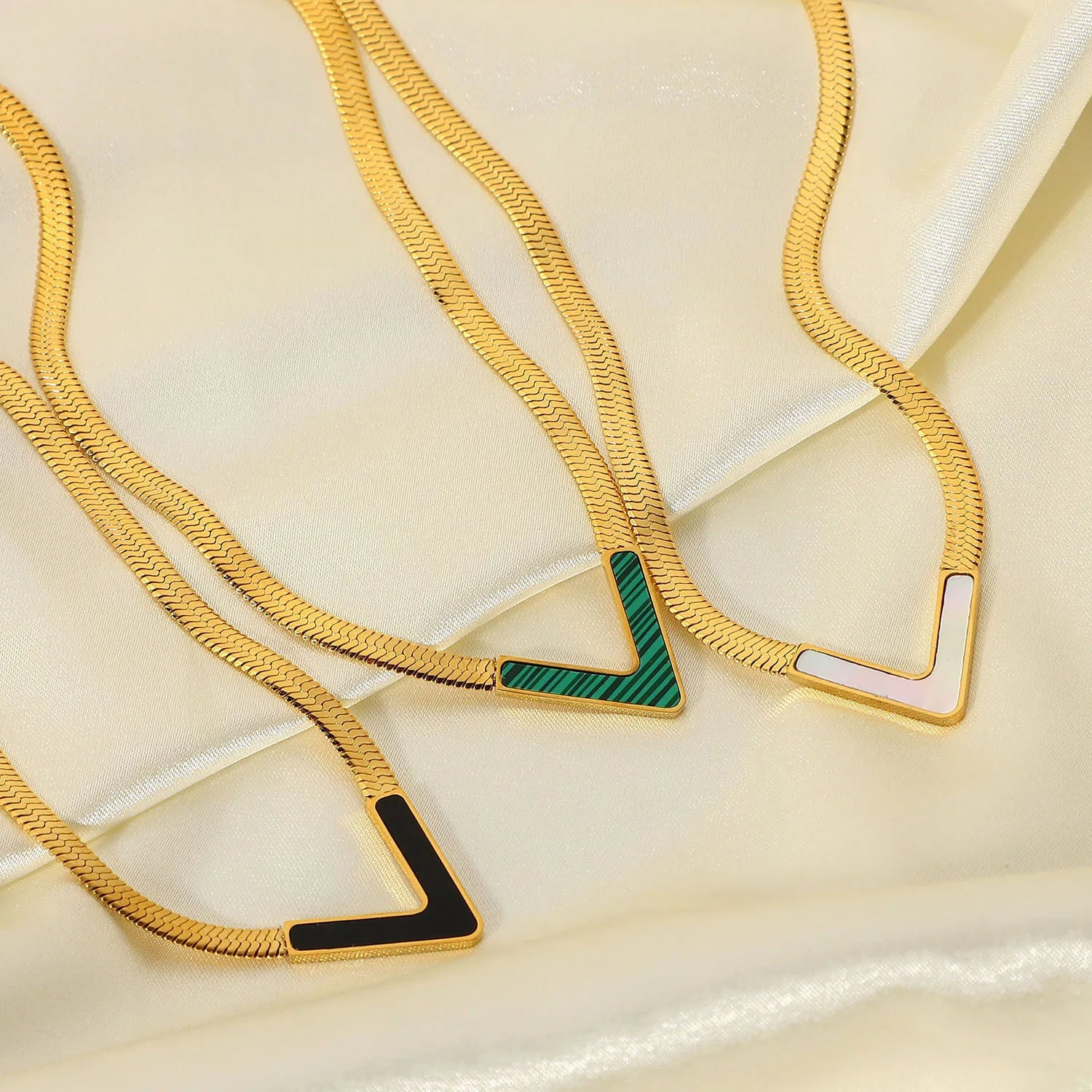 Hot Selling 18k Gold Plated Titanium Steel Herringbone Necklace Polished V Shape Stainless Steel Flat Snake Chain Necklace