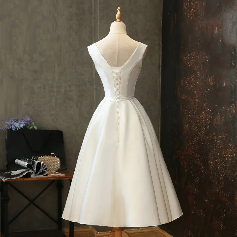 Little Dress Female 2023 New Temperament Socialite Graduation Party Dress Short White Register Trip Pat Light Wedding Dress