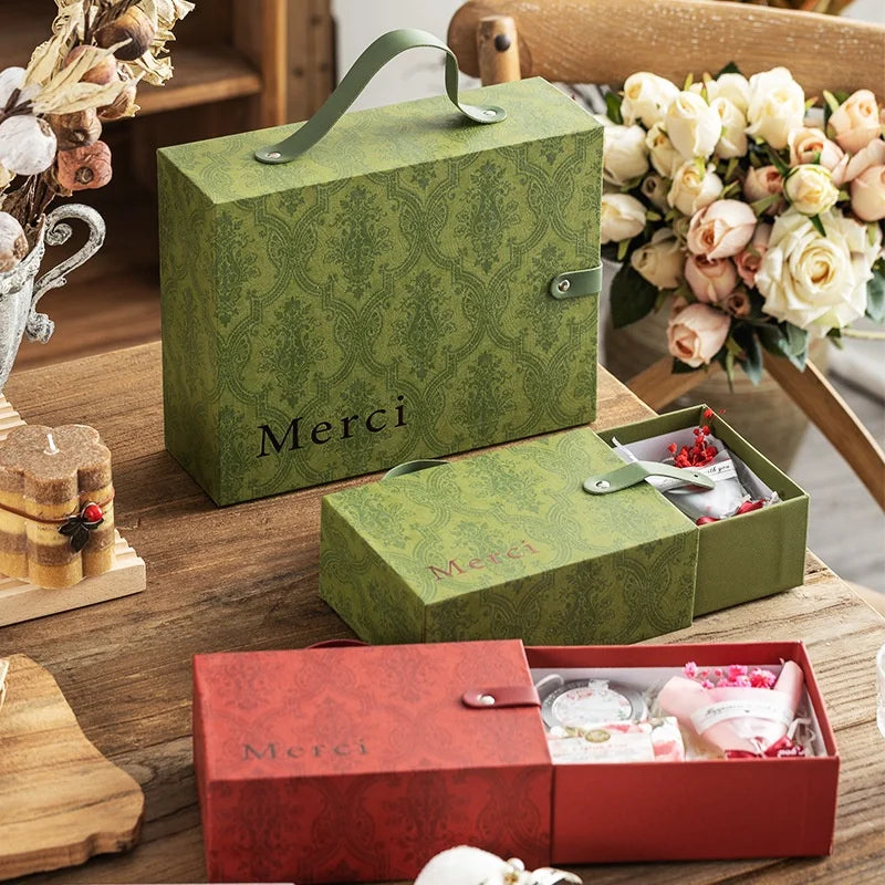 2022 New Styled Custom Luxury Recycled Unique Drawer Style Handle Printing Logo Packaging Paper Gift Boxes for Clothes