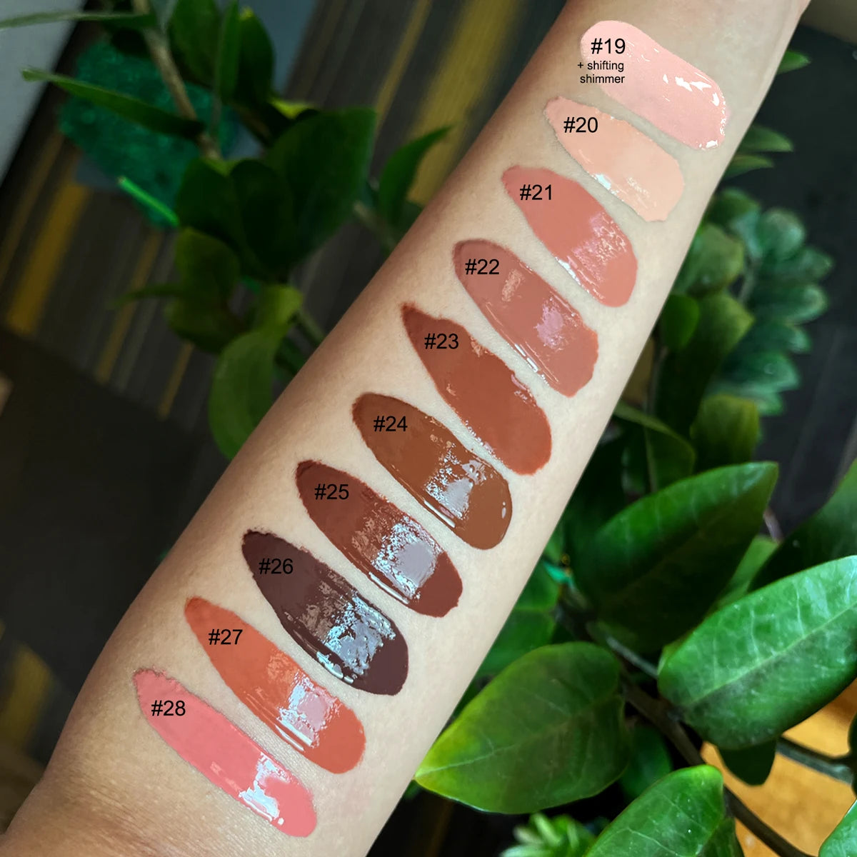 China Wholesale No Logo Popular Vegan Lip Gloss Best Quality Pink Red Nude Clear Lip Gloss