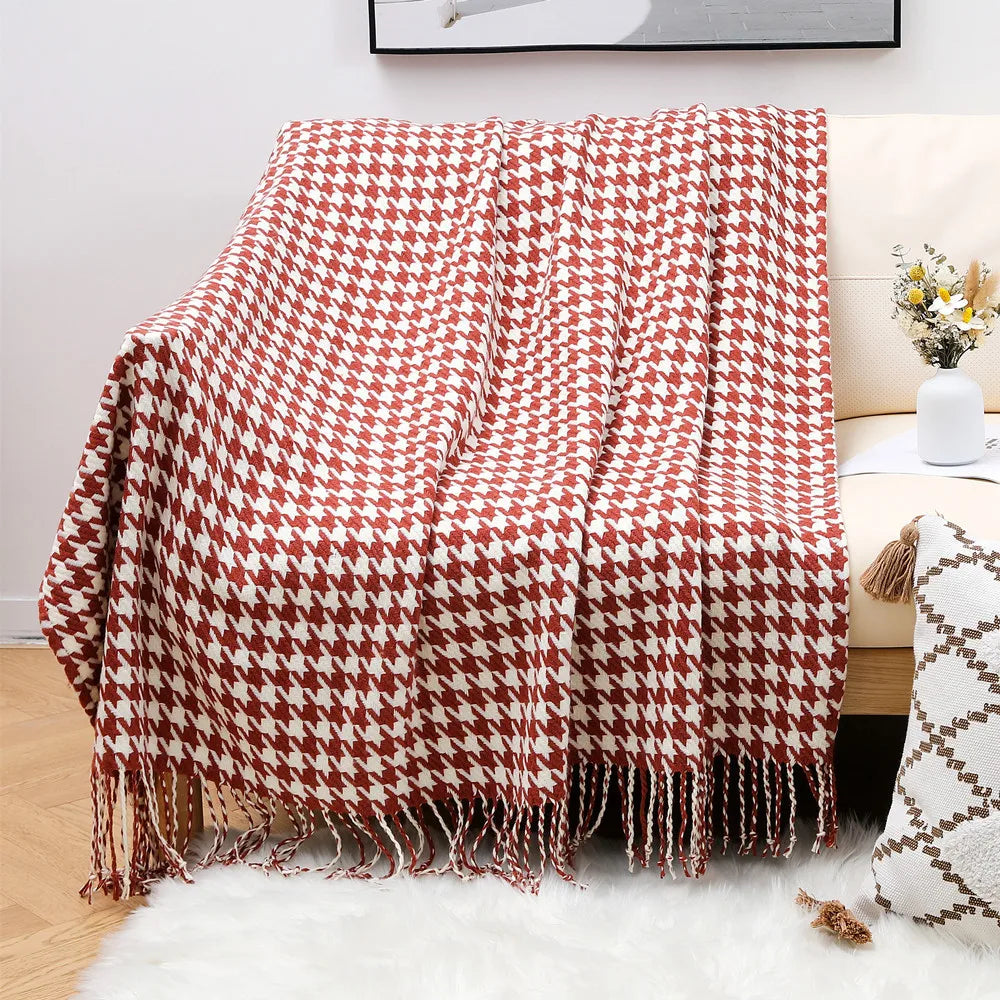 Customized Portable Sleep Flannel Blanket Plaid Tassels Geometric Pattern Fur for Bedroom Wearable Sofa Cover Blanket Supplier