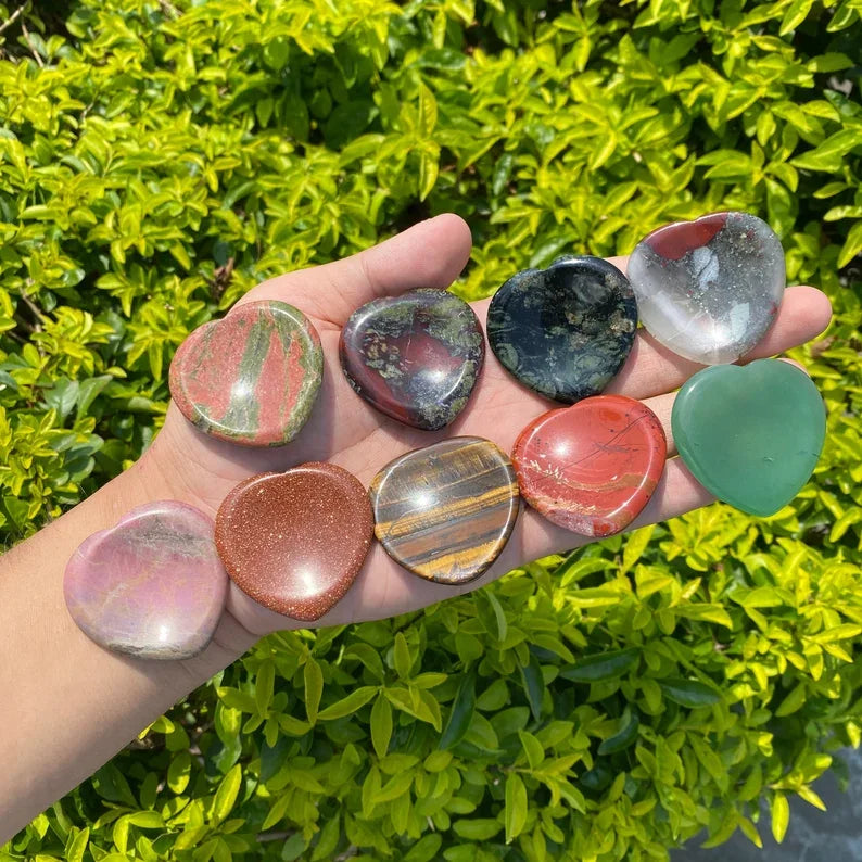 Wholesale Various Materials Crystal Gemstone 40 mm Worry Stone LOVE Heart Shaped Amethyst Healing Energy Rose Quartz Worry Stone