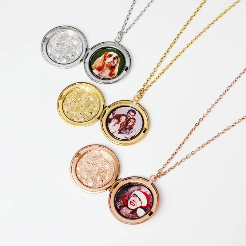Vintage Patterned Circular Photo Frame Lock Buckle Pendant Necklace Stainless Steel Gilded Picture Necklace Jewelry