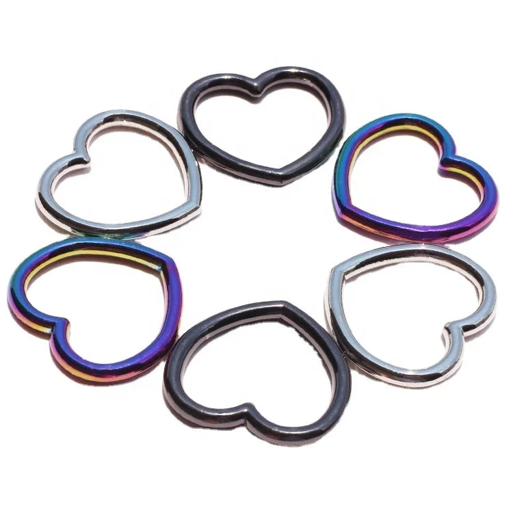 Wholesale Heart-Shaped Zinc Alloy Keychain Rings Rainbow-Plated Metal Accessories with Hook for Gift