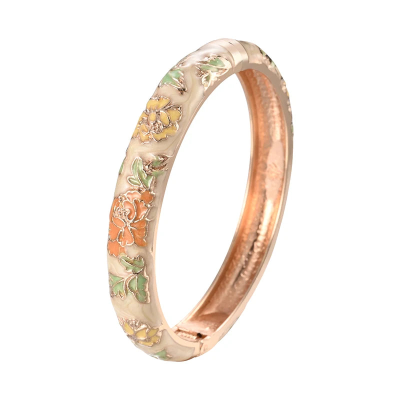 Daili Wholesale Fashion Charm Bracelets for Girls and Women Zinc Alloy Bangles From India Jewelry Accessories