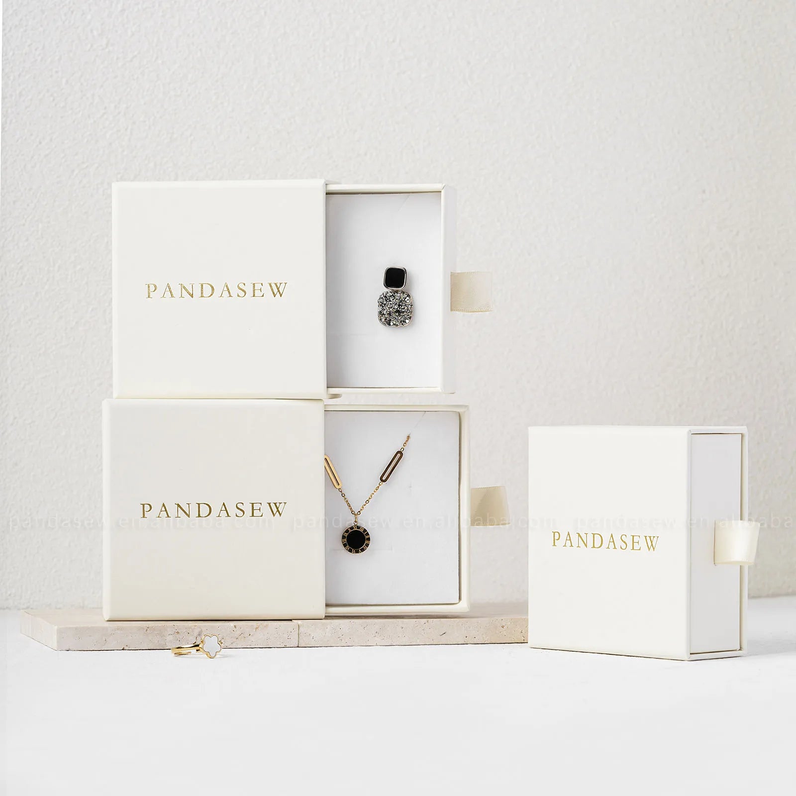 PandaSew Custom Logo Luxury Beige Cardboard Paper Bracelet Necklace Jewelry Packaging Box With Sponge