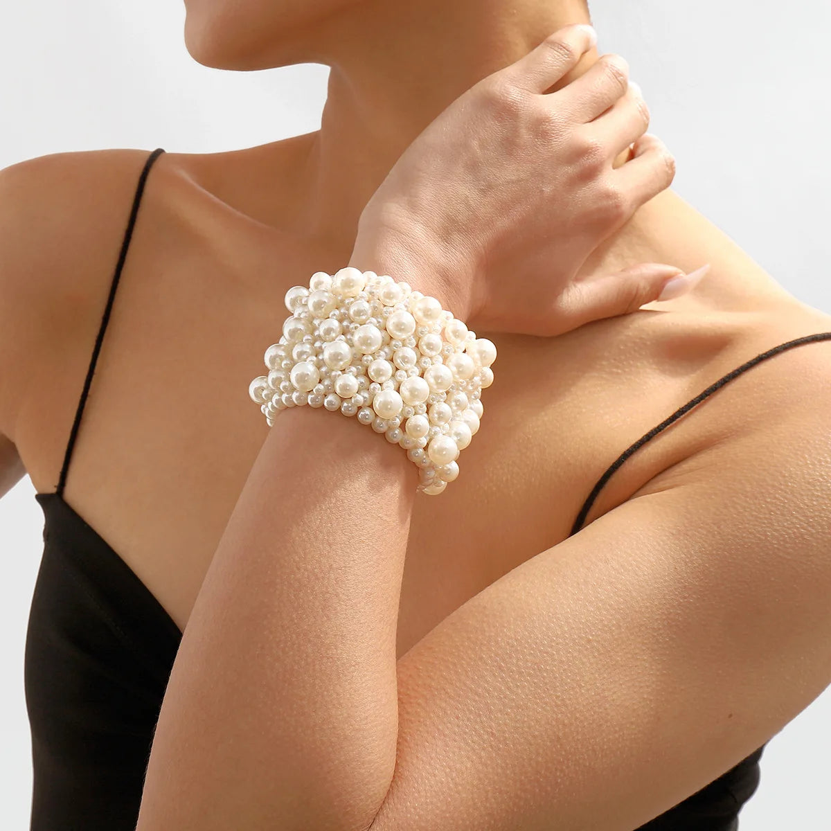 Kaimei Fashion Jewelry Geometric Simplicity Fashion Charm Bracelet Multi Row Elastic Widening White Round Pearl Bracelets Women