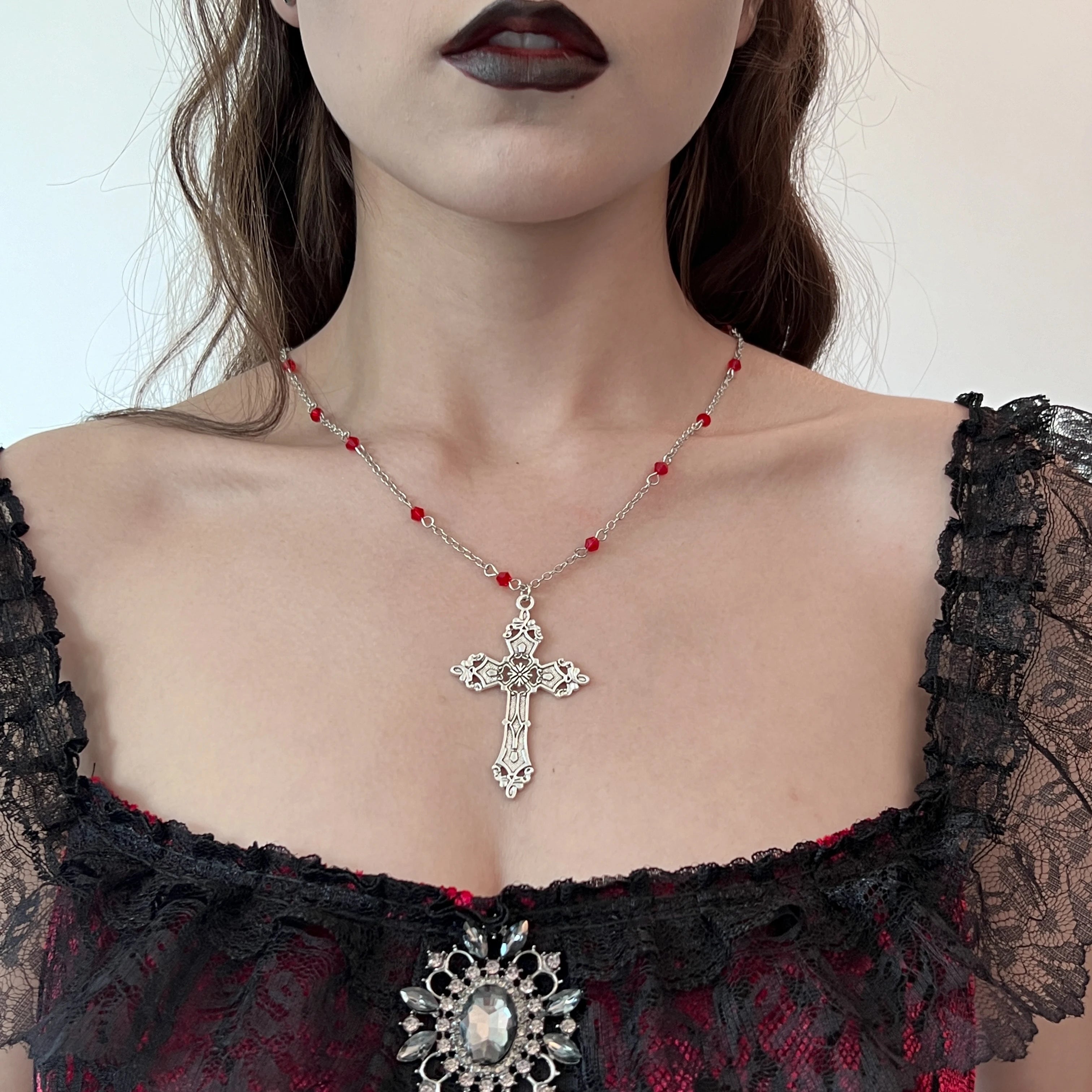 Gothic Shiny Crystal Beads Hollow Cross Pendant Necklace for Women Charm Thin Chain on the Neck Fashion Jewelry Accessories Gift