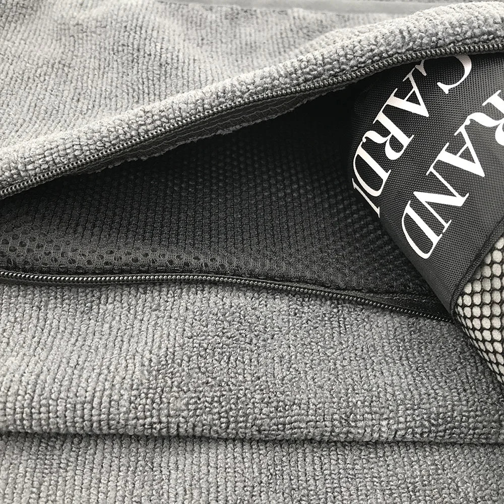 Wholesale Custom Sport Towel with Strong Microfiber Material Zipper Pocket Logo Embroidery Knitted Gym Towel for Children