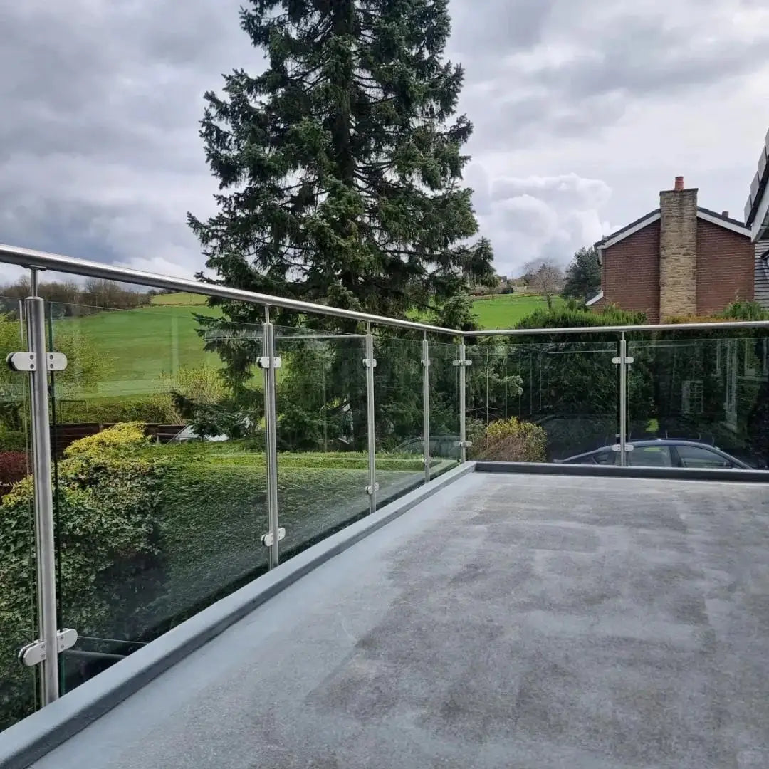BNS Factory Price Modern Stainless Steel Outdoor Balustrade Handrail Glass Railing for Balcony Staircase UV Protected Water
