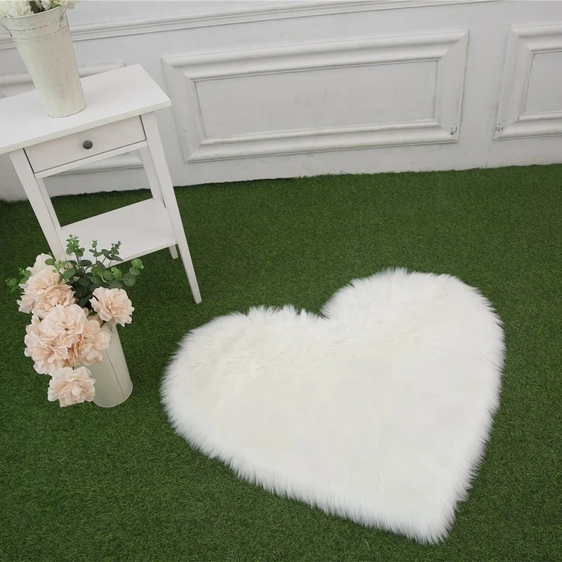Heart-shaped Carpet Fluffy Rugs  High Pile Soft Faux Fur Rug Plush Modern Carpet Living Room Mat Home Decor